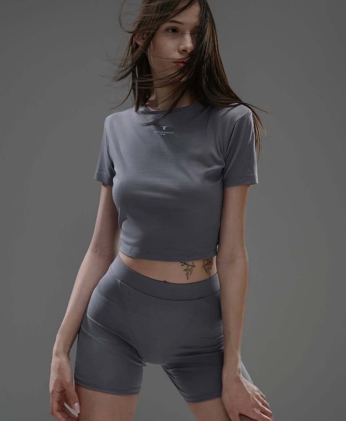 Кроп-топ с укороченным рукавом трикотаж, цвет Dirty gray